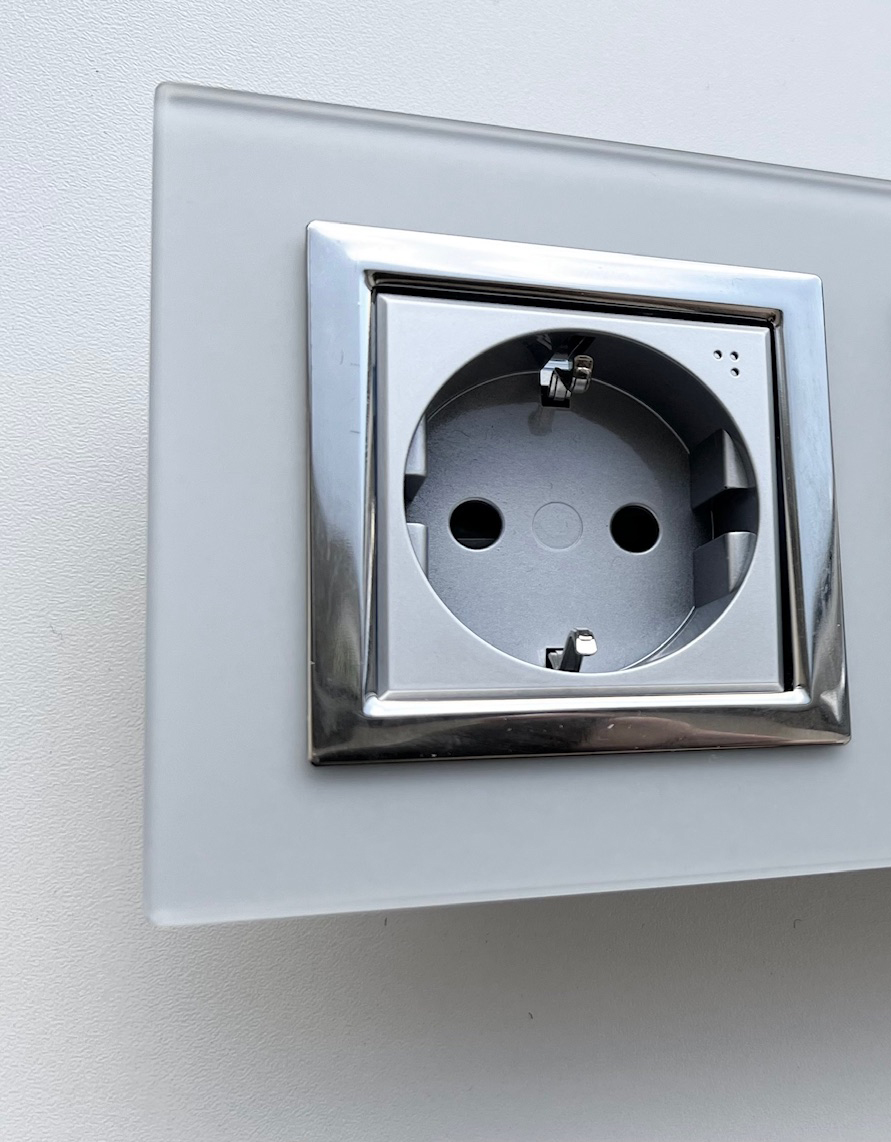 AVE Steckdose VERA Glas silbergrau geeist 1-fach